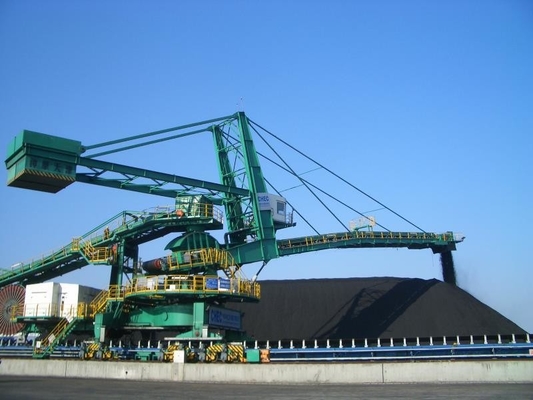 Virando de bordo y sistema del apilador de la matanza para el carbón que apila en la acción del terminal del carbón