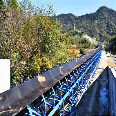 sistema de transportador de correa de larga distancia y curvado modificado para requisitos particulares para la banda transportadora larga de la manipulación de materiales a granel