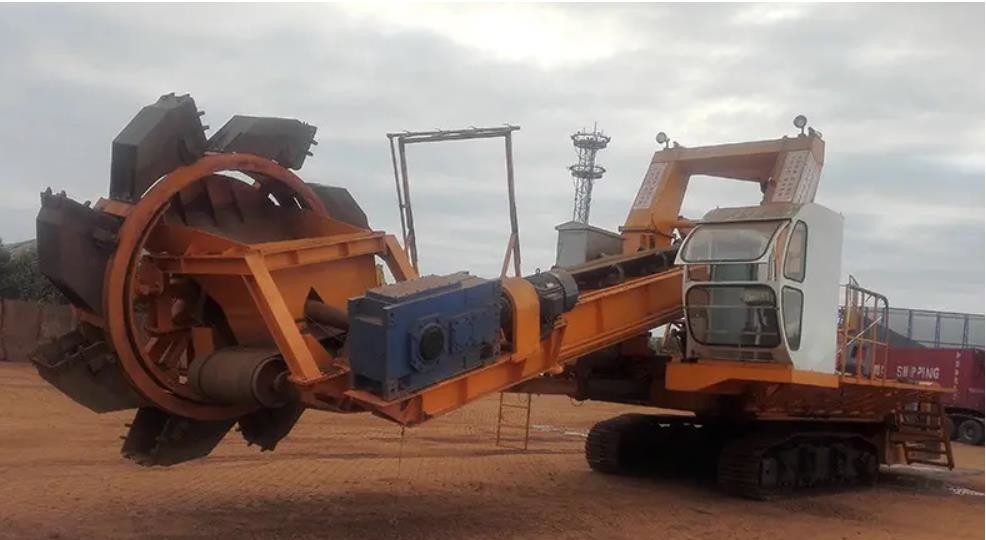 pequeño tipo excavador de rueda de cubo usado para la superficie floja que excava